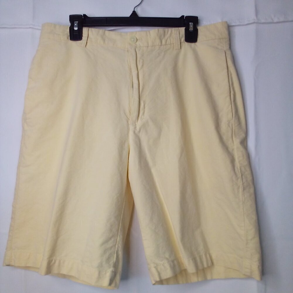 Izod Shorts Men 34 Classic Preppy 100% Cotton Yellow